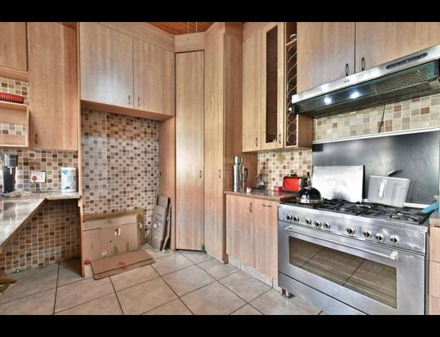 5 BEDROOM HOUSE FOR SALE IN MONDEOR